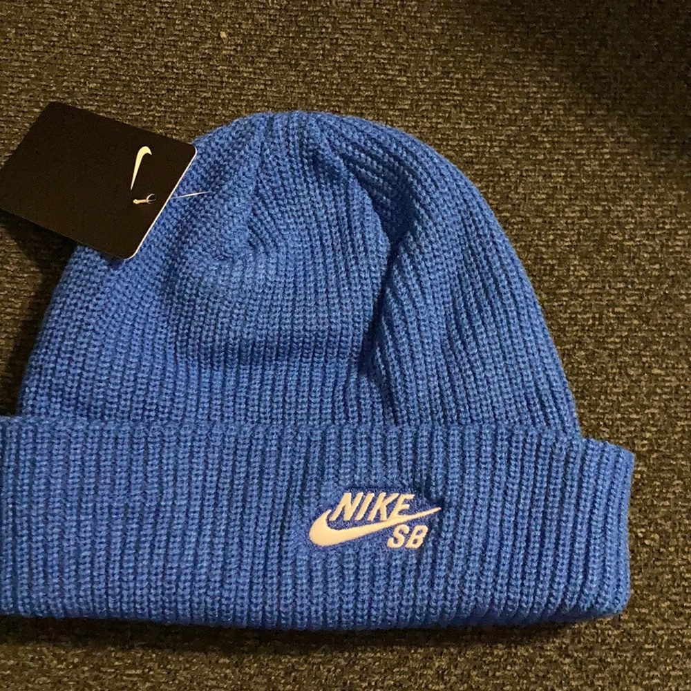 Men’s and women’s Nike beanie